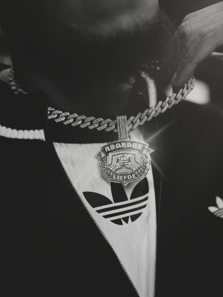 Emms – custom pendant